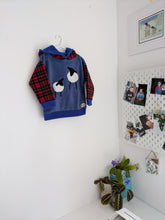 Load image into Gallery viewer, Kid&#39;s fleece hoodie with sheep
