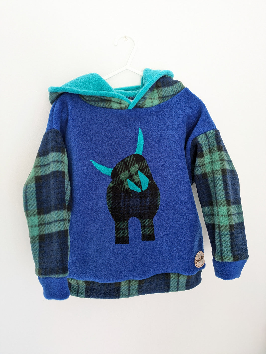 Kid's cobalt fleece hoodie with Highland cow