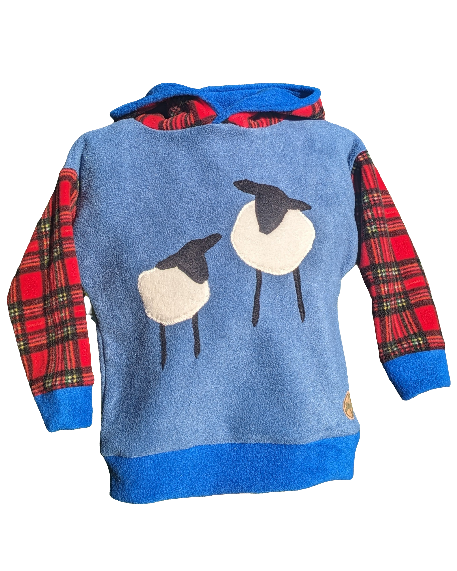 Kid's fleece hoodie with sheep